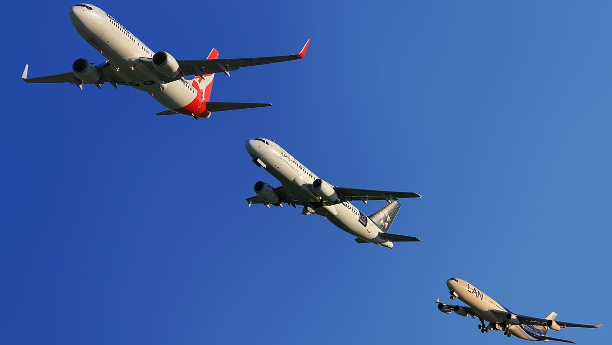 3 planes in a row 3 planes in a row