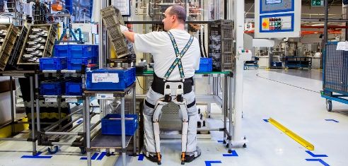 Volkswagen testet das Exoskelett von noonee
